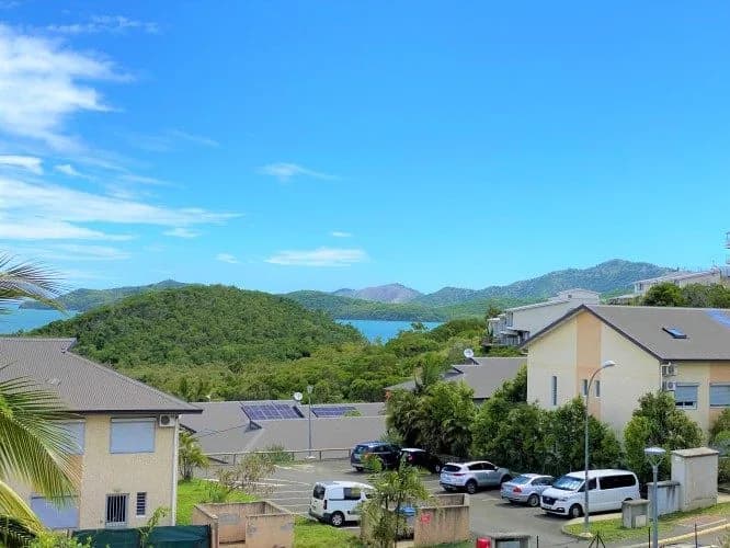 Bel appartement F4 au Domaine de Nouré !